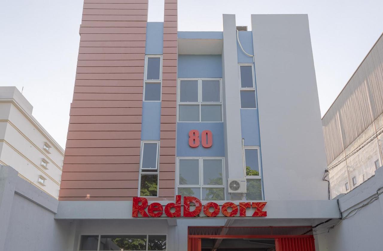 Reddoorz Plus Syariah @ Raya Nginden 2 Surabaya Exterior photo
